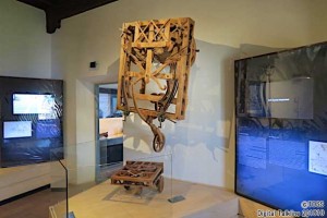 レオナルド・ダ・ヴィンチのスケッチ（自走車）を立体化した模型の展示。レオナルド・ダ・ヴィンチの博物館（ヴィンチ村）