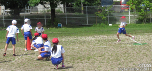 グランドでリレー