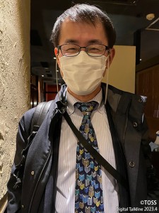 谷先生ネクタイ